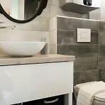 Luxury 24 * Győr