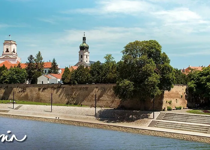 Luxury 24 Apartment *