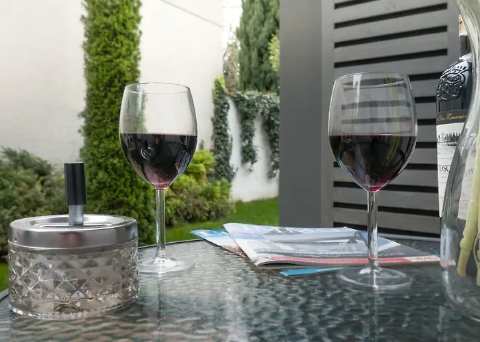 Luxury 24 Apartment *